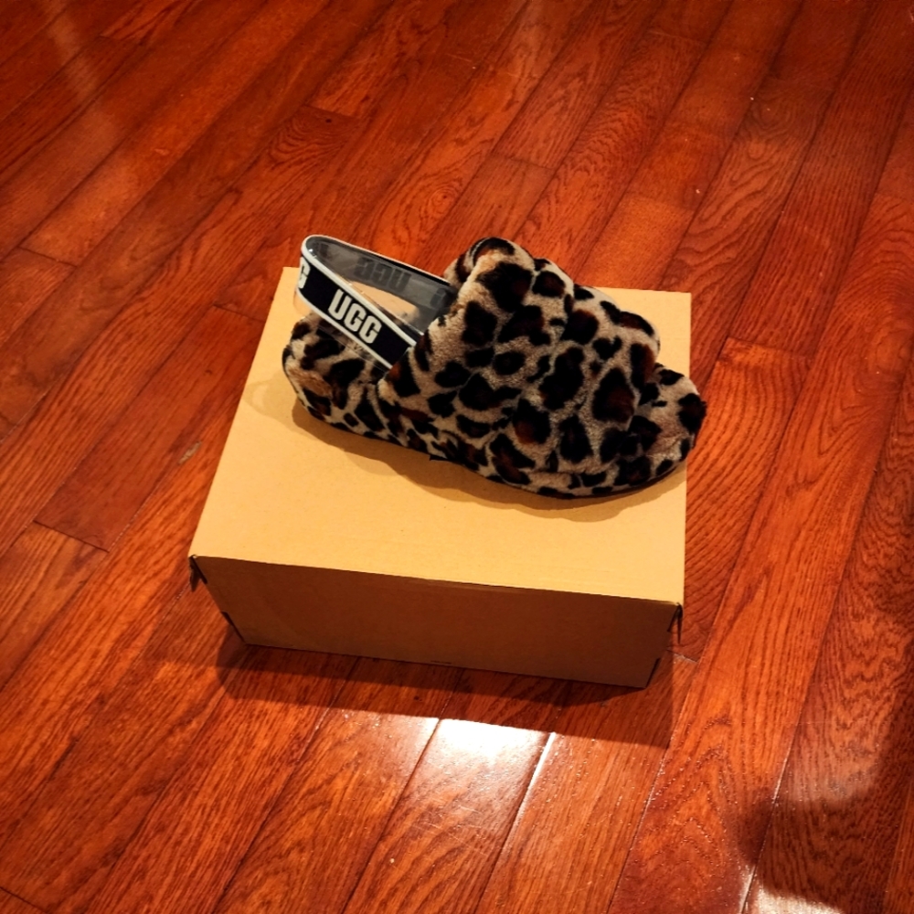 Size 11 UGG Fluff Yeah Slide